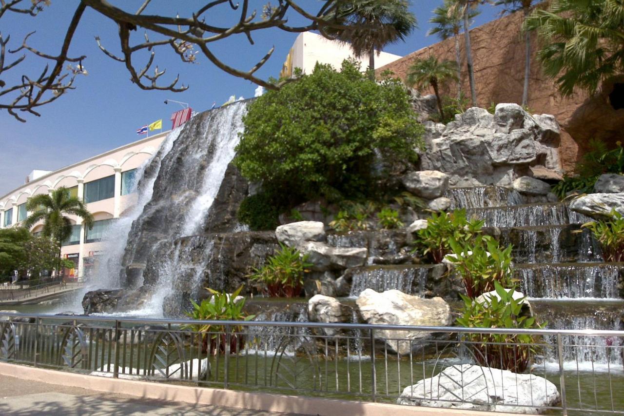 Oyo 798 Reurn Mareena Resort Накхонратчасима Экстерьер фото
