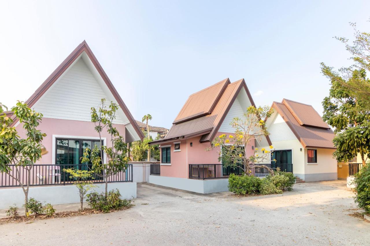 Oyo 798 Reurn Mareena Resort Накхонратчасима Экстерьер фото
