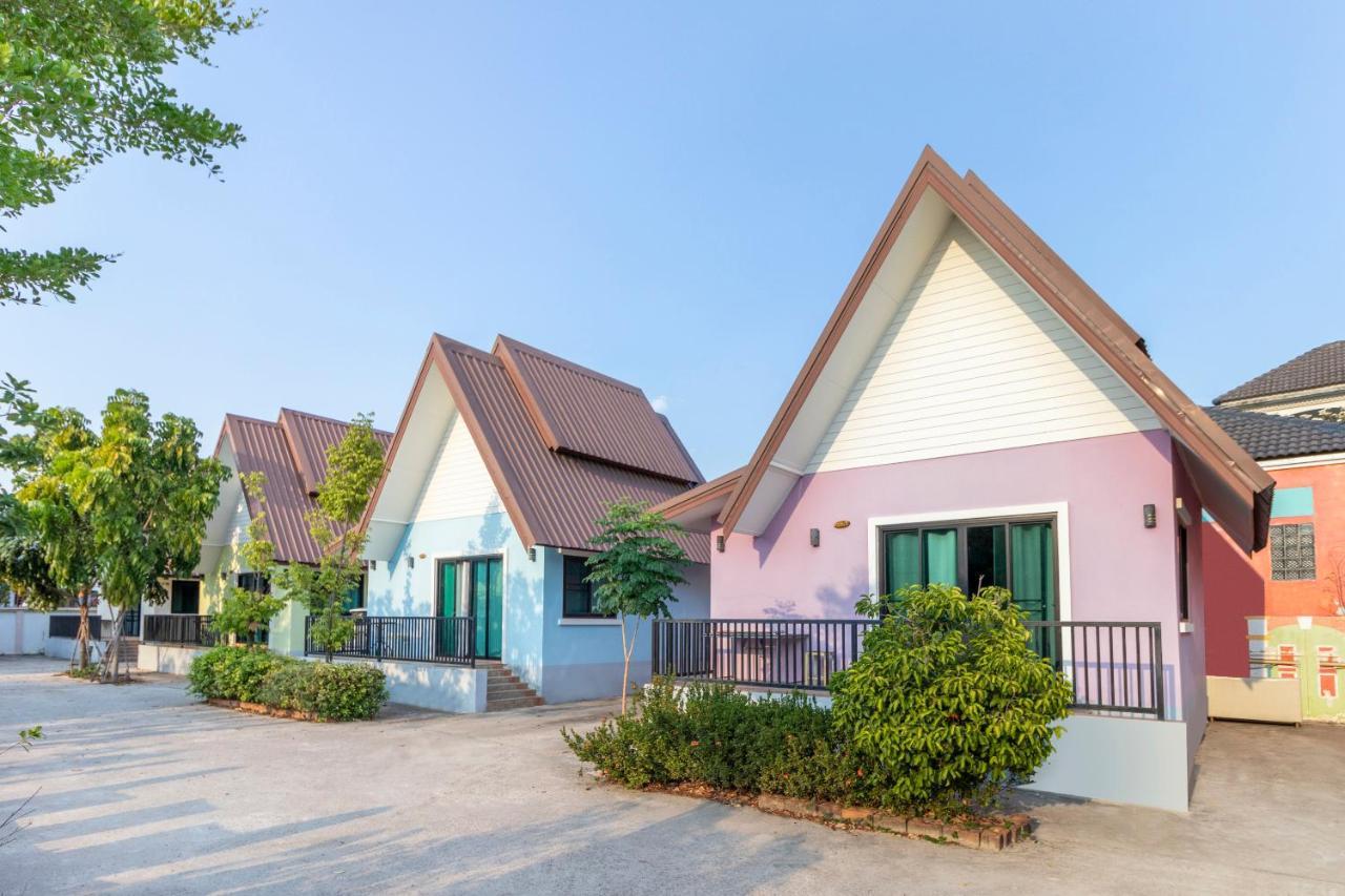 Oyo 798 Reurn Mareena Resort Накхонратчасима Экстерьер фото